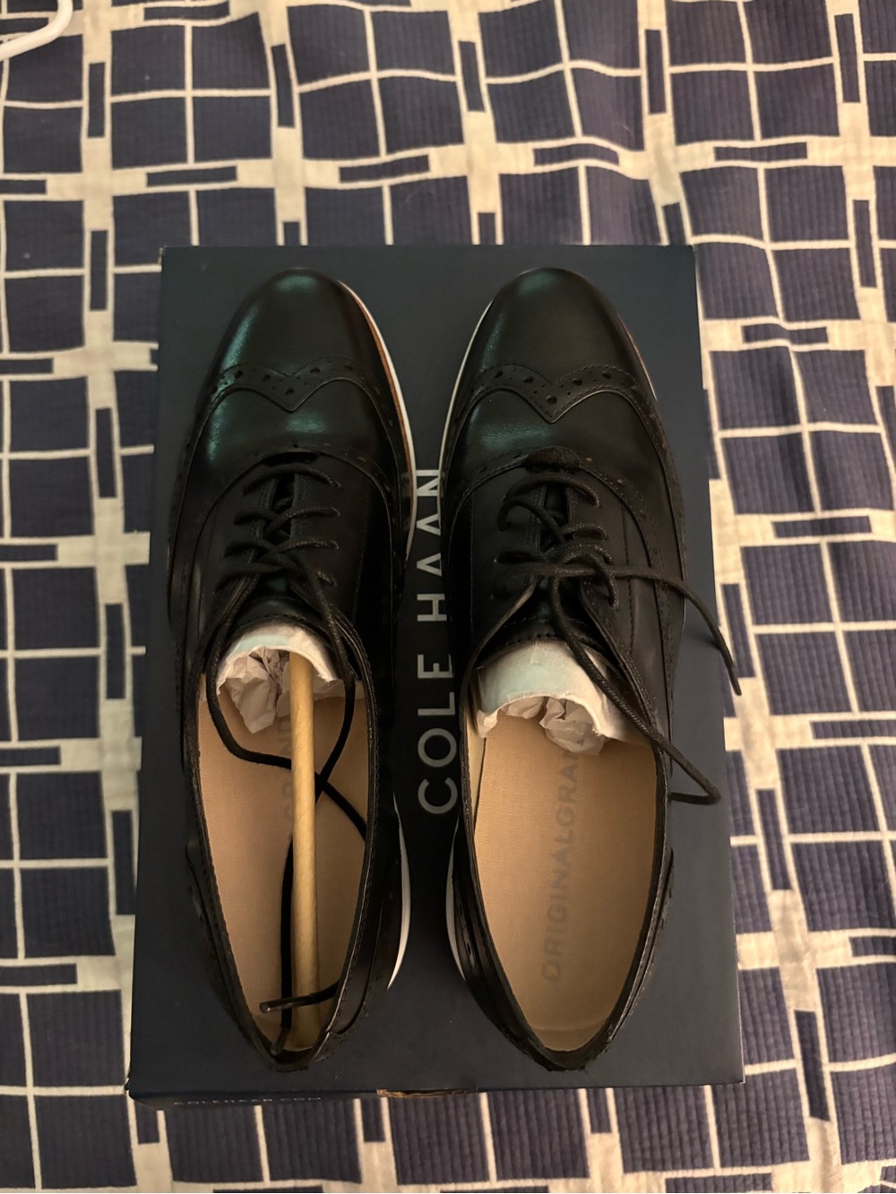 Cole Haan Original Grand Wingtip Oxfords W02618 in Black / Optic White